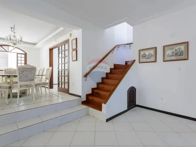 Imagem 9: Casa À Venda com 4 Dormitórios no Bairro Carvoeira - Florianópolis