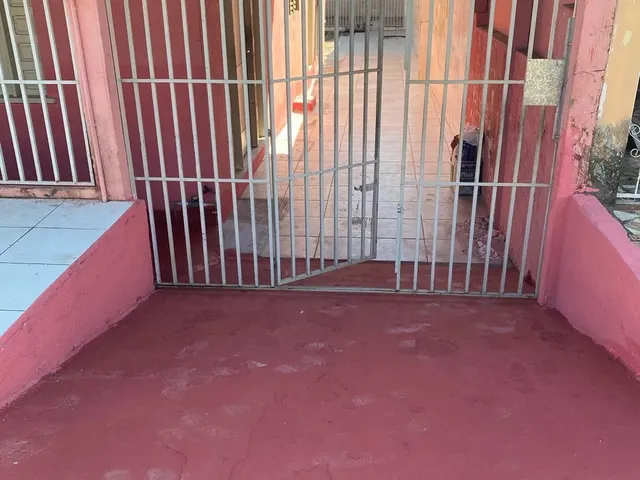 Imagem: A casa possui 3 Dormitórios, 1 Suíte, 3 Banheiros, 1 Vaga