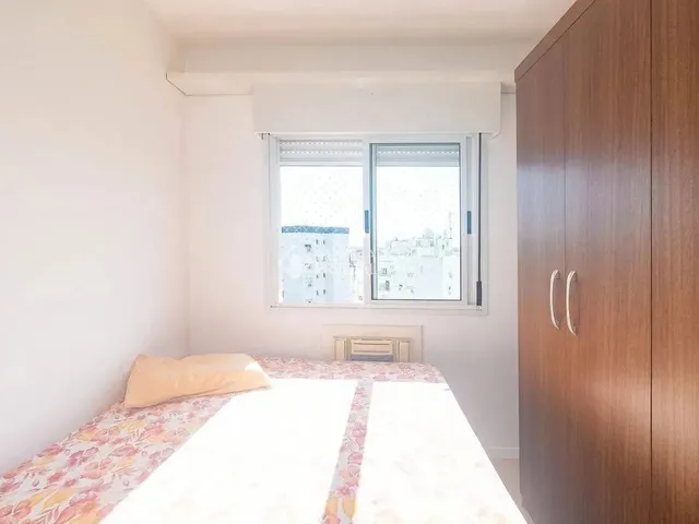 Imagem 5: Imóvel para Aluguel com 68 Metros Quadrados com 2 Quartos em Floresta - Porto Alegre - Rs