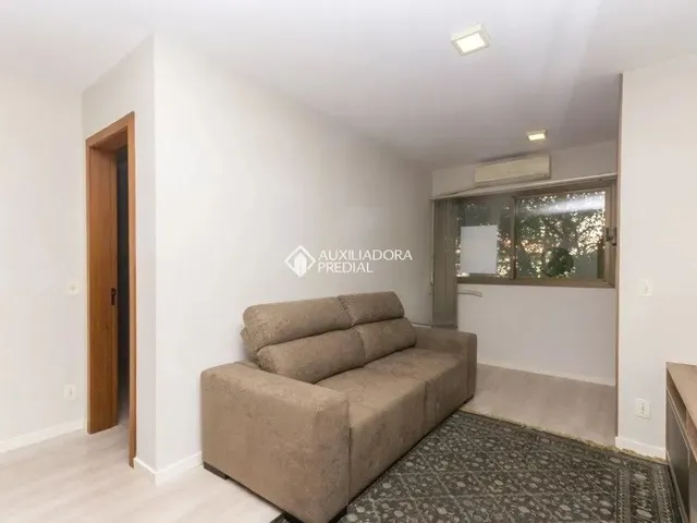 Imagem 14: Imóvel para Aluguel Possui 76 Metros Quadrados com 2 Quartos em Petrópolis - Porto