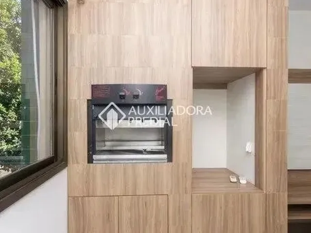 Imagem 5: Imóvel para Aluguel Possui 76 Metros Quadrados com 2 Quartos em Petrópolis - Porto