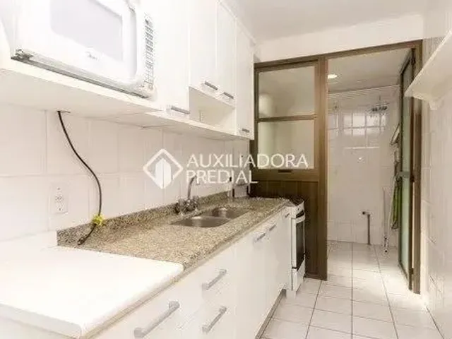 Imagem 2: Imóvel para Aluguel Possui 76 Metros Quadrados com 2 Quartos em Petrópolis - Porto