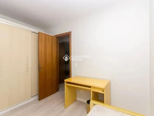 Imagem 15: Imóvel para Aluguel Possui 76 Metros Quadrados com 2 Quartos em Petrópolis - Porto