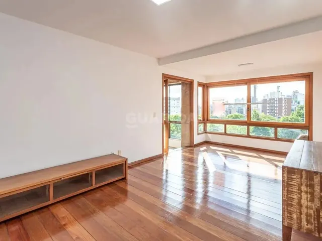 Imagem 3: Apartamento com 3 Dormitórios e 1 Vaga de Garagem, no Bairro Petrópolis
