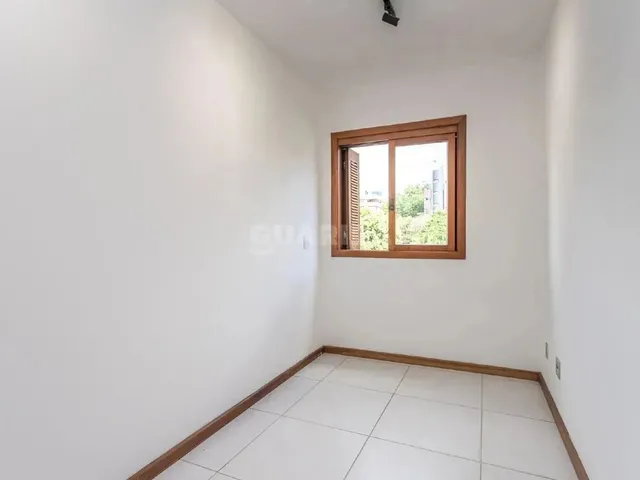 Imagem 2: Apartamento com 3 Dormitórios e 1 Vaga de Garagem, no Bairro Petrópolis