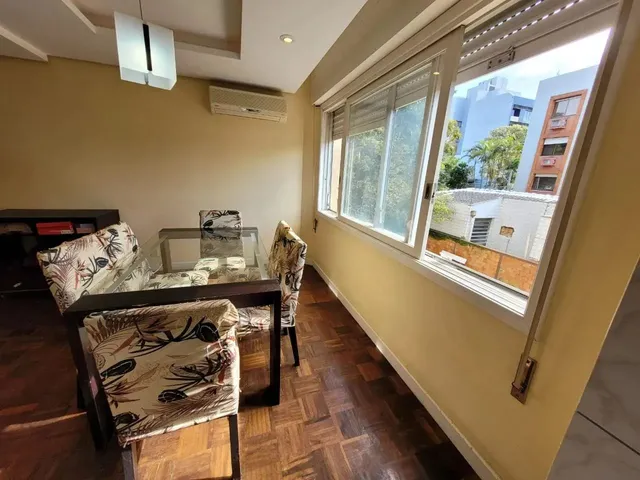 Imagem 12: Apartamento no Bairro Petrópolis com 3 Dormitórios Sendo 1 Suíte e 2 Vagas Separadas