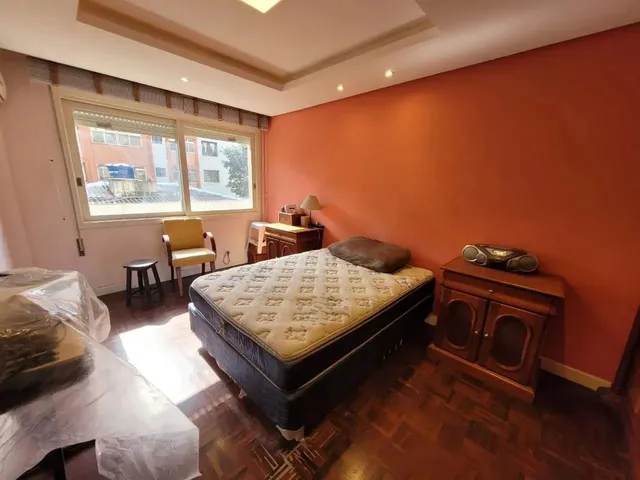 Imagem 10: Apartamento no Bairro Petrópolis com 3 Dormitórios Sendo 1 Suíte e 2 Vagas Separadas
