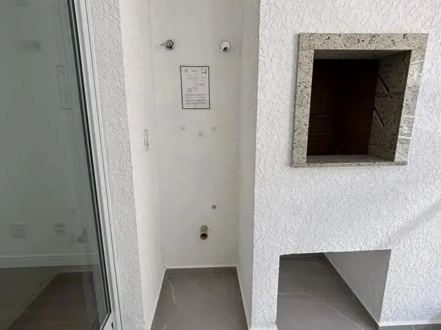 Imagem 14: Praia dos Ingleses - Apartamento com 02 Dormitórios Disponível para Locação Anual