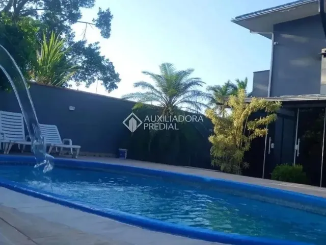 Imagem 12: Casa 3 Dormitórios, Sendo 3 Suítes, Banheira de Hidromassage, Situada nos Ingleses Do