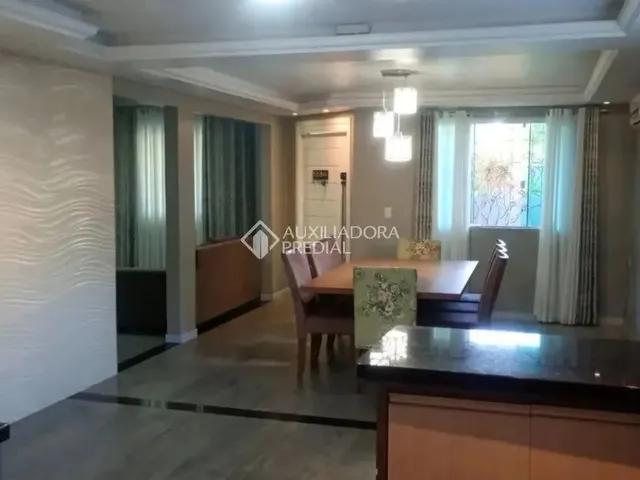 Imagem 14: Casa 3 Dormitórios, Sendo 3 Suítes, Banheira de Hidromassage, Situada nos Ingleses Do