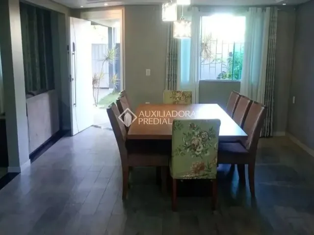 Imagem 16: Casa 3 Dormitórios, Sendo 3 Suítes, Banheira de Hidromassage, Situada nos Ingleses Do
