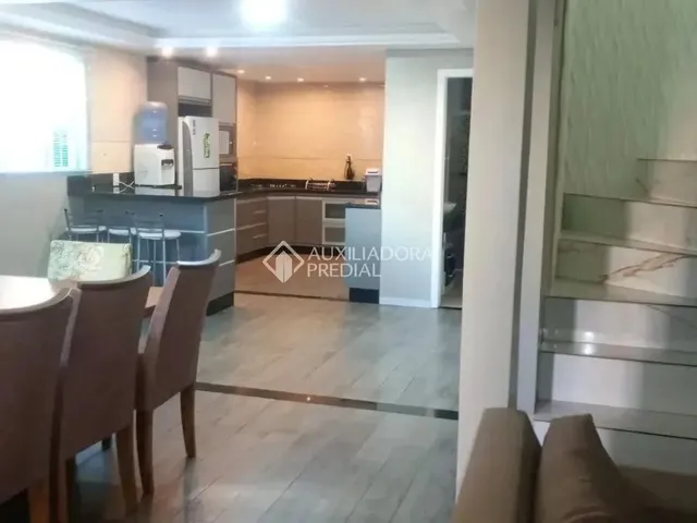 Imagem 4: Casa 3 Dormitórios, Sendo 3 Suítes, Banheira de Hidromassage, Situada nos Ingleses Do