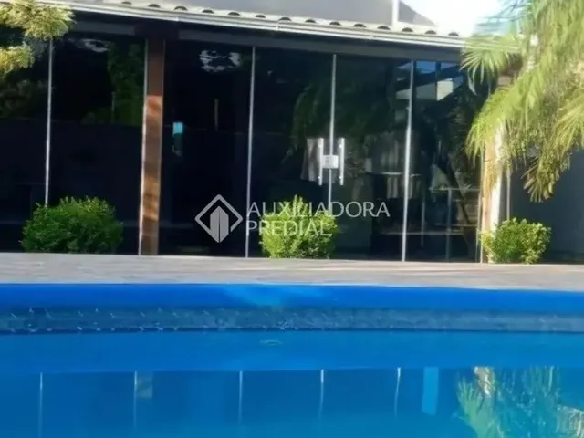 Imagem 10: Casa 3 Dormitórios, Sendo 3 Suítes, Banheira de Hidromassage, Situada nos Ingleses Do