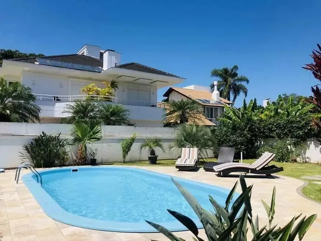Imagem 2: Casa para Locação em Florianópolis, Jurere Internacional, 5 Dormitórios, 1 Suíte, 3