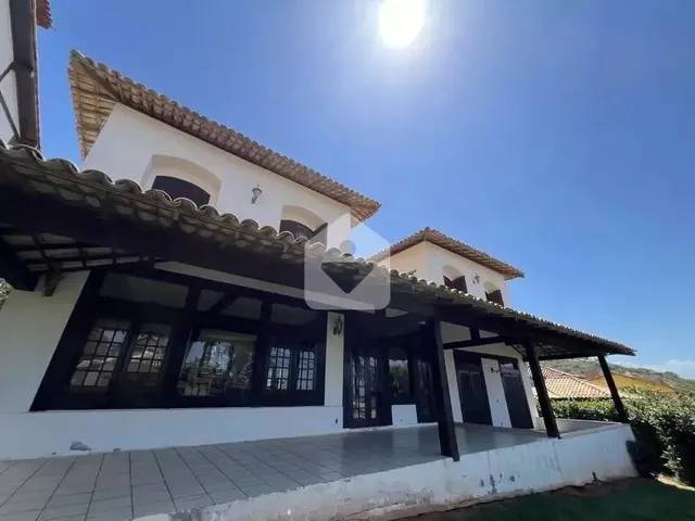 Imagem: Casa para Venda com 6 Quartos, 374,8M²