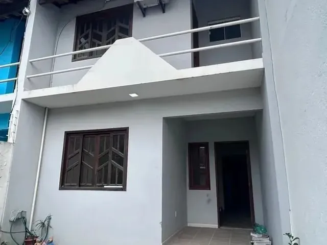 Imagem: A casa possui 3 Dormitórios, 1 Suíte, 3 Banheiros, 1 Vaga