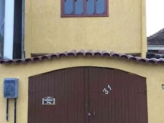 Imagem: A casa possui 2 Dormitórios, 2 Banheiros, 1 Vaga na