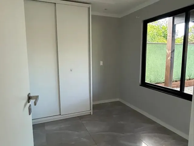 Imagem 9: Aluguel Anual Casa Semi Mobiliada com 2 Dormitórios a 350M da Praia do Campeche