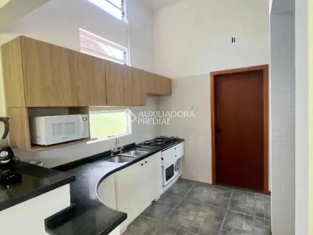 Imagem 7: Auxiliadora Predial Aluga Casa com 3 Dormitórios no Campeche