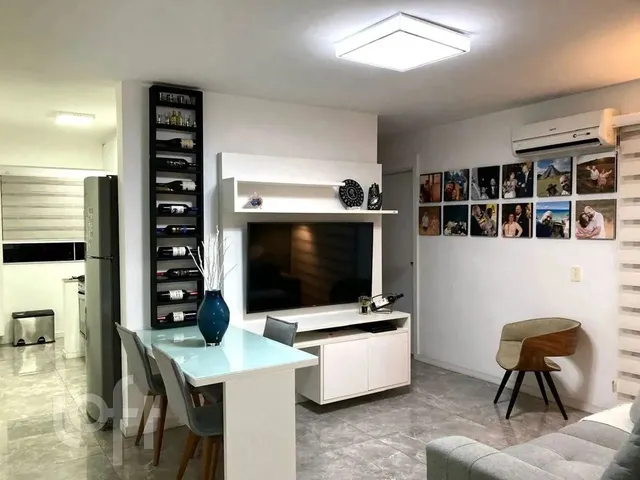Imagem: O apartamento possui 3 Dormitórios, 1 Banheiro, 1 Vaga na