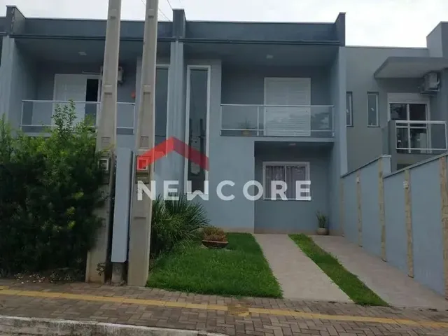 Imagem: A casa possui 2 Dormitórios, 2 Banheiros, 2 Vagas na