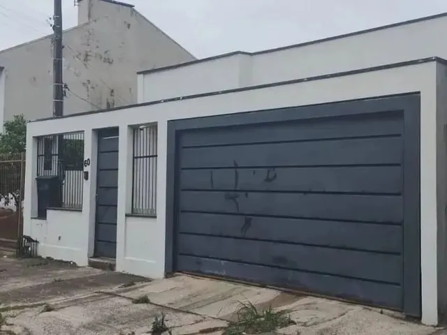 Imagem: A casa possui 2 Dormitórios, 1 Banheiro, 100m² de Área e