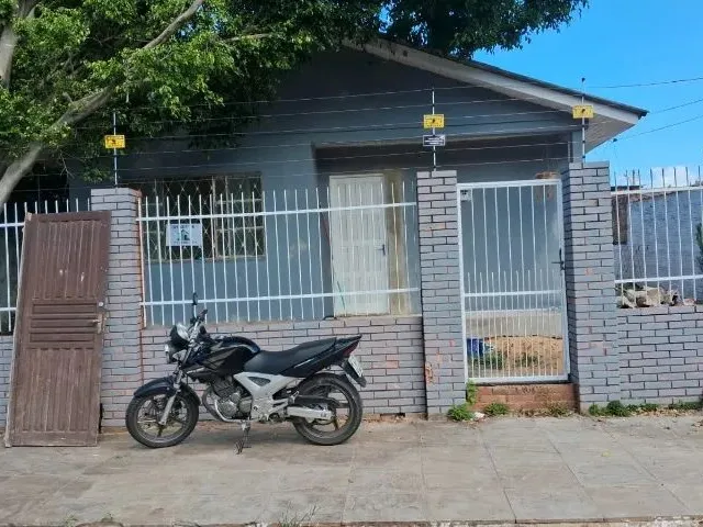 Imagem 1: Casa de Rua, 3 Dormitórios, Bairro Bom Sucesso