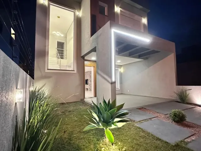Imagem: A casa possui 3 Dormitórios, 1 Suíte, 3 Banheiros, 2