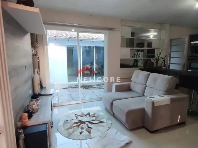 Imagem: Casa de Condomínio em Rua Irmã Maria Hiltgardis