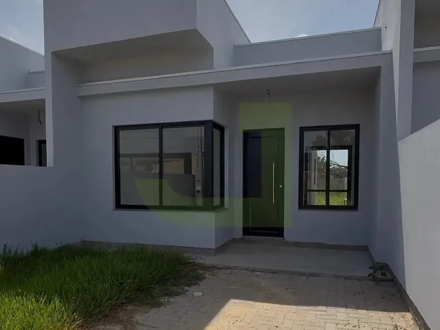 Imagem: A casa possui 2 Dormitórios, 1 Suíte, 1 Banheiro, 1 Vaga