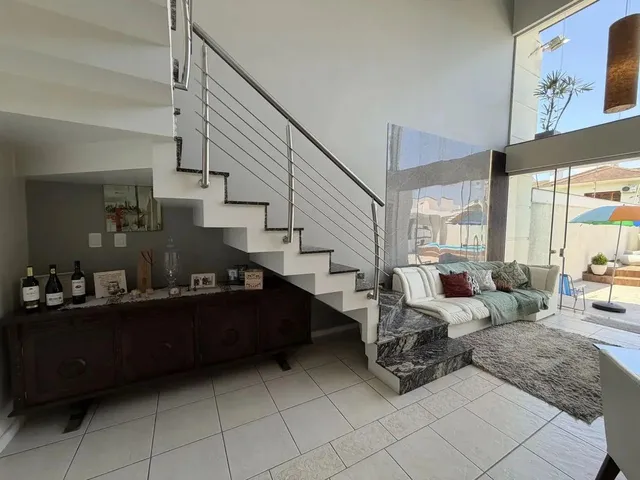 Imagem 2: Casa para Venda em Canoas, Moinhos de Vento, 4 Dormitórios, 4 Suítes, 5 Banheiros, 4