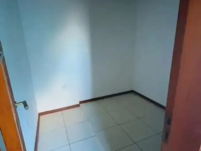 Imagem 2: Oportunidade Imperdível, Casa À Venda com 3 Dormitórios, Sendo 2...