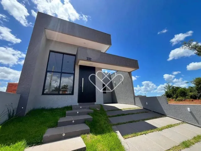 Imagem 2: Casa À Venda em Gravataí com 3 Quartos, Suíte e Sala com Pé-Direito Duplo