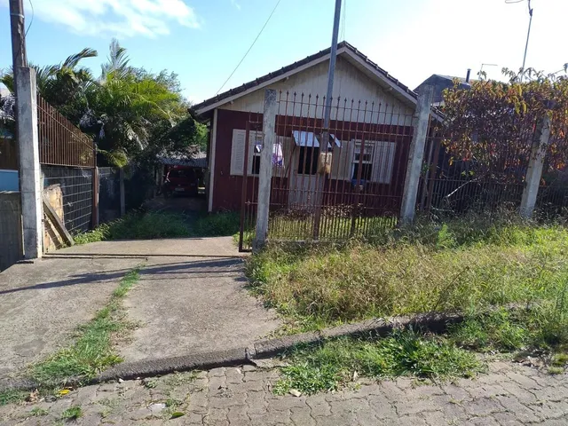 Imagem: Terreno com Duas Casas