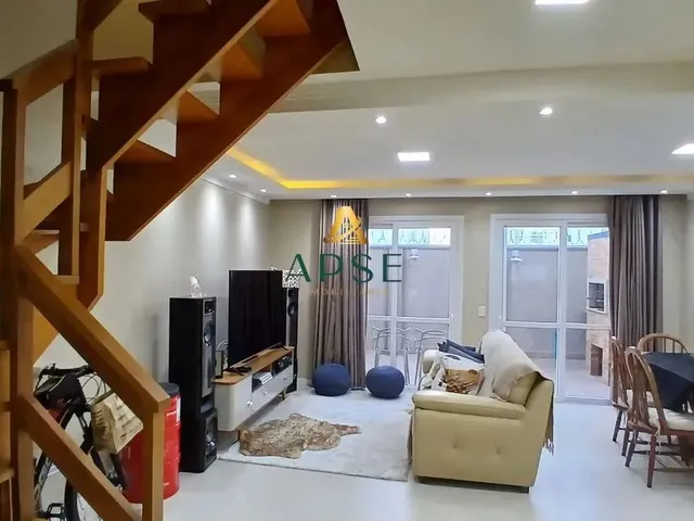 Imagem 1: Sobrado em Condomínio a Venda 3 Quartos/1Suíte , 2 Vagas160 M², Centro-Canoas/Rs
