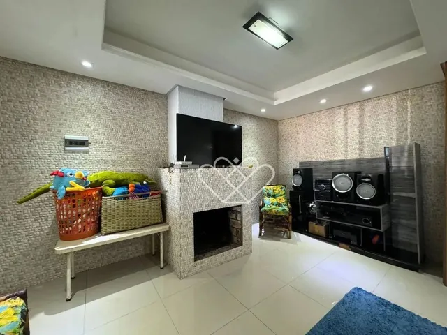 Imagem 15: Casa Espaciosa e Aconchegante: 3 Dormitórios, Área Gourmet e Localização Privilegiada!