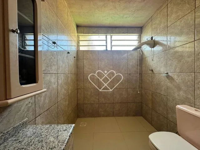 Imagem 9: Casa Espaciosa e Aconchegante: 3 Dormitórios, Área Gourmet e Localização Privilegiada!