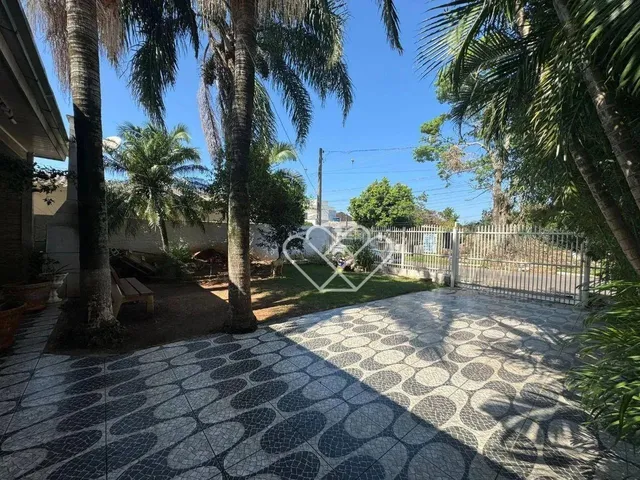 Imagem 10: Casa Espaciosa e Aconchegante: 3 Dormitórios, Área Gourmet e Localização Privilegiada!