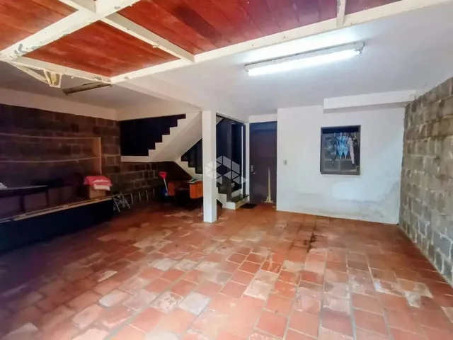 Imagem 7: Sobrado 4 Dormitórios, Lareira, Suite e Closet , Piscina e 2 Vagas no Centro de Esteio
