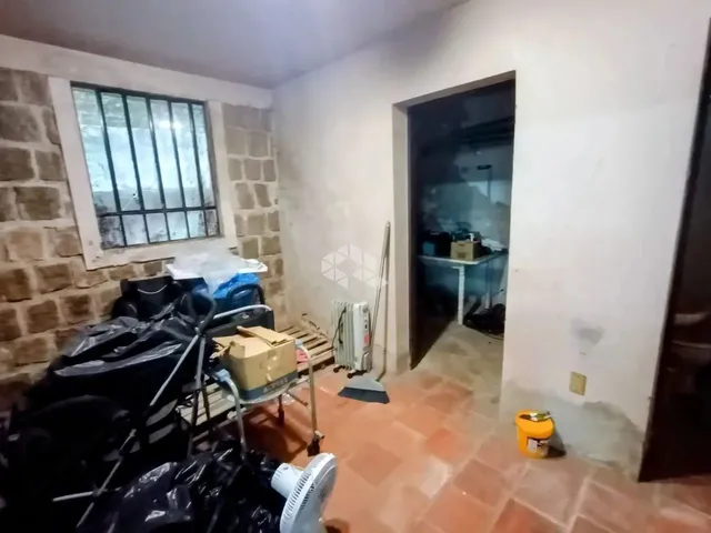 Imagem 2: Sobrado 4 Dormitórios, Lareira, Suite e Closet , Piscina e 2 Vagas no Centro de Esteio
