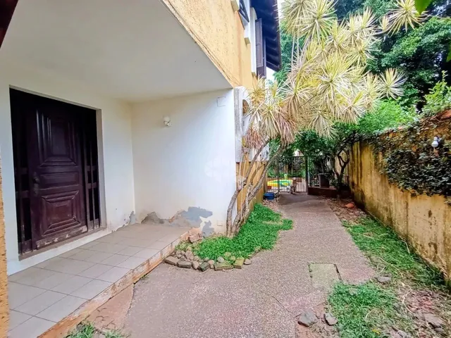 Imagem 3: Sobrado 4 Dormitórios, Lareira, Suite e Closet , Piscina e 2 Vagas no Centro de Esteio