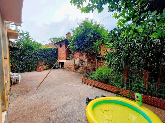 Imagem 10: Sobrado 4 Dormitórios, Lareira, Suite e Closet , Piscina e 2 Vagas no Centro de Esteio