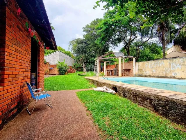 Imagem 13: Sobrado 4 Dormitórios, Lareira, Suite e Closet , Piscina e 2 Vagas no Centro de Esteio