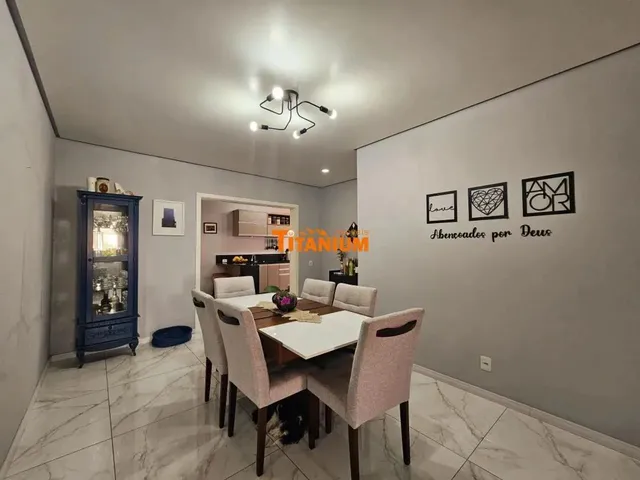 Imagem 2: Casa Plana Semimobiliada, com 3 Dormitórios, Pátio nos Fundos, Poço Artesiano, Placa