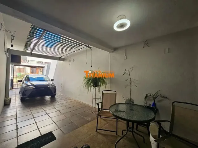 Imagem 8: Casa Plana Semimobiliada, com 3 Dormitórios, Pátio nos Fundos, Poço Artesiano, Placa