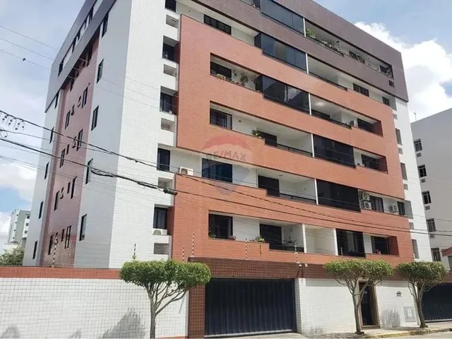 Imagem: O apartamento possui 4 Dormitórios, 3 Banheiros, 2 Vagas