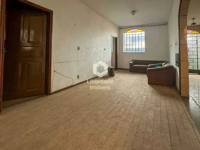 Imagem: Casa para Aluguel, 7 Quartos no Carlos Prates
