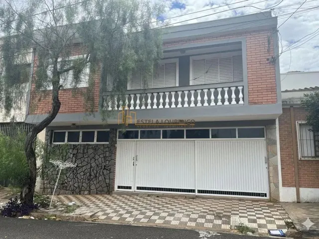 Imagem: A casa possui 3 Dormitórios, 4 Banheiros, 2 Vagas na