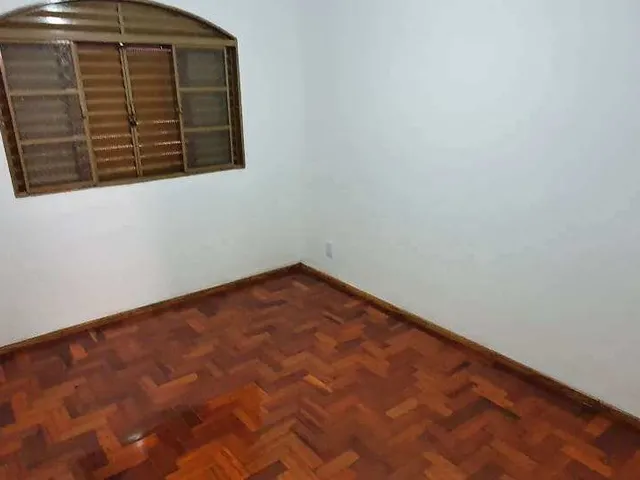Imagem 14: Casa para Alugar em Ipatinga, das Águas, com 3 Quartos, 300M²