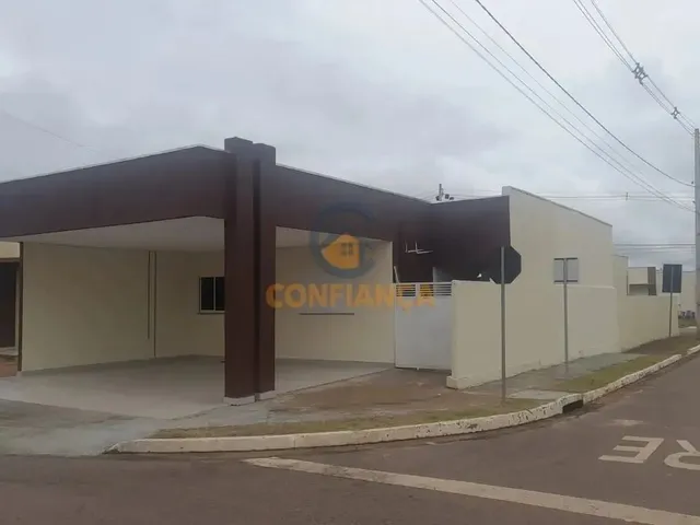 Imagem: A casa possui 3 Dormitórios, 1 Suíte, 1 Banheiro, 3 Vagas